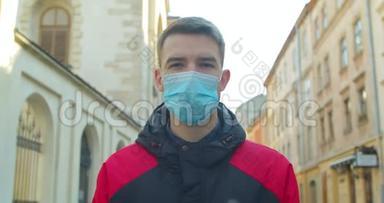 在街上戴防护面具的青年学生。 健康和<strong>安全生命</strong>概念，N1H1冠状病毒，病毒